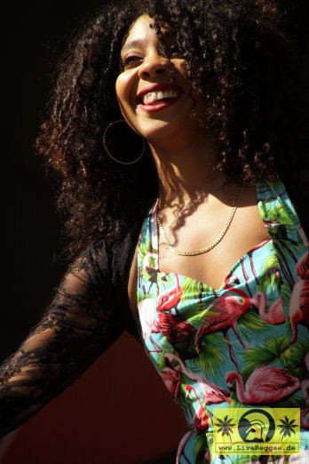 Hollie Cook (UK) 27. Summer Jam Festival - Fuehlinger See, Koeln - Green Stage - 07. Juli 2012 (15).JPG